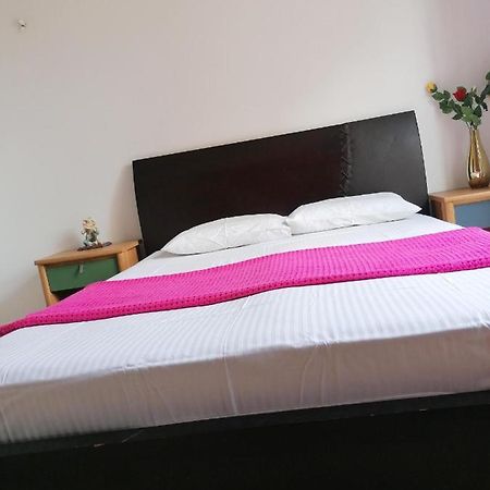 Athinas Apartment Near Acropoli And Monastiraki Metro Athena Bagian luar foto