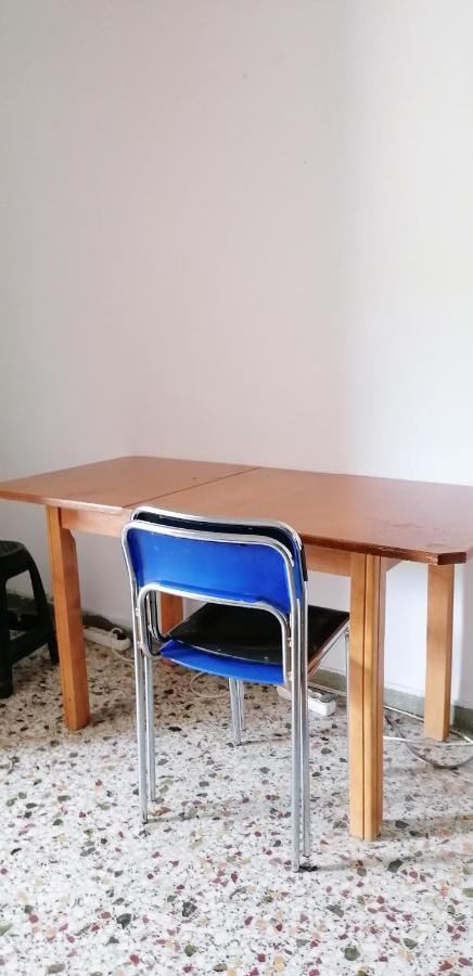 Athinas Apartment Near Acropoli And Monastiraki Metro Athena Bagian luar foto