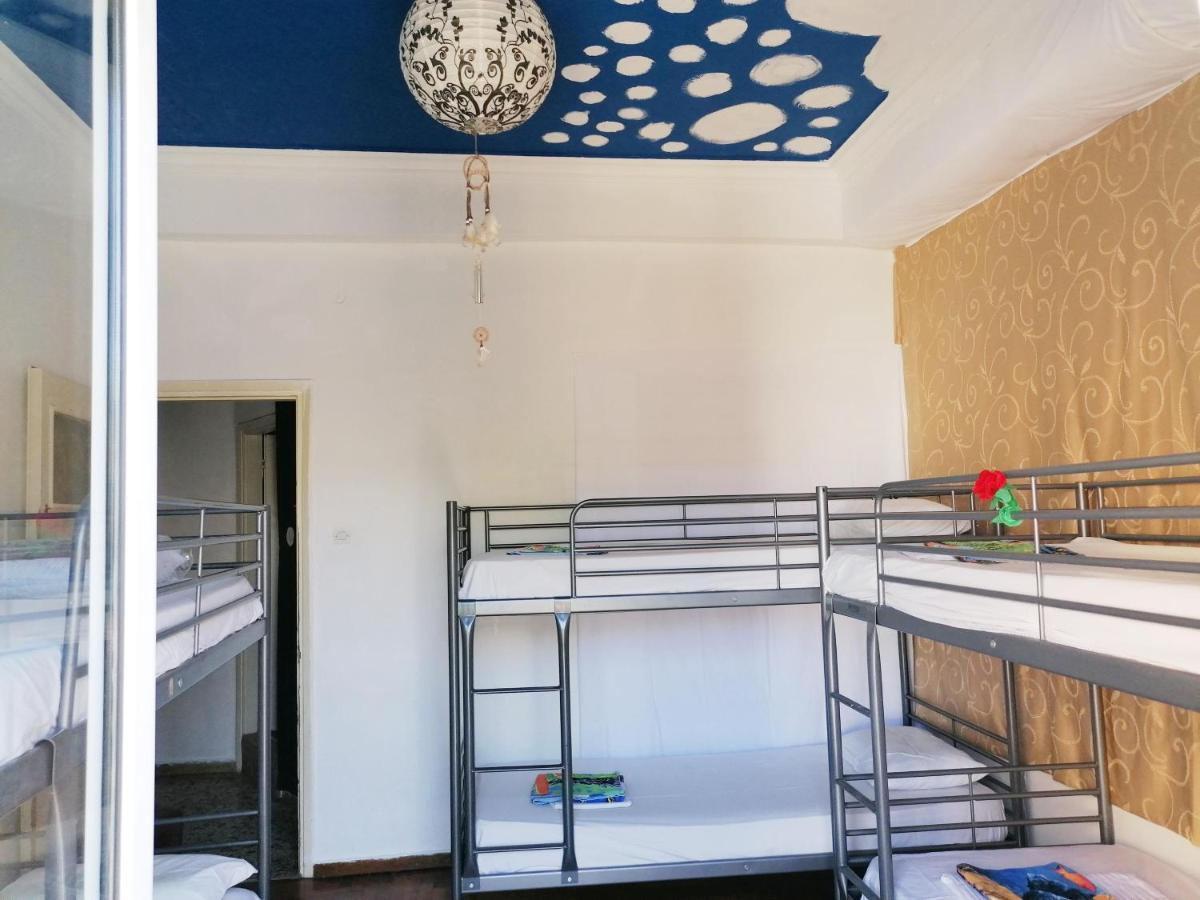 Athinas Apartment Near Acropoli And Monastiraki Metro Athena Bagian luar foto